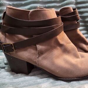Belted Booties. Mossimo Supply Co. Sz. 8.